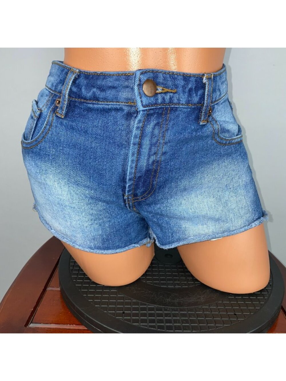 Forever 21 Jean Shorts Womens US 25 Rolled Fringe Hem Actual W 27 x I 1 3/4